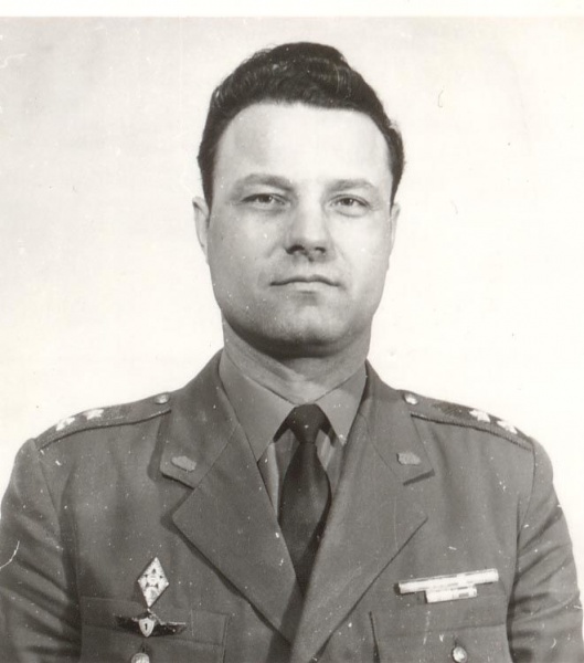 Fájl:Toth Laszlo 1929.jpg