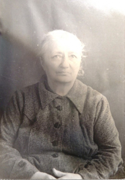 Fájl:Haik Karolin 1940-ben.jpg