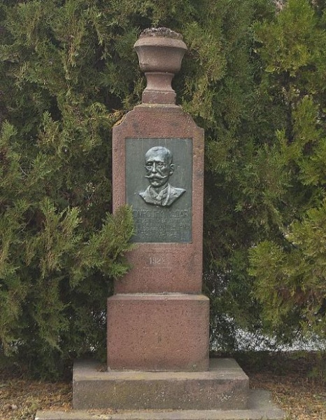 Fájl:Kompolthy szobor 001.jpg